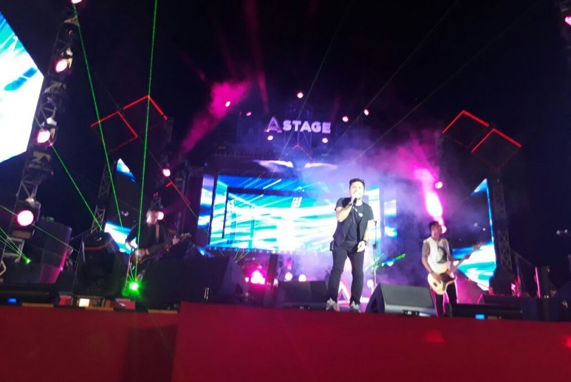 Andra and The Backbone tampil memukau dalam gelaran Soundrenaline 2017 di area Garuda Wisnu Kencana (GWK), Bali, pada Sabtu (9/9) malam WITA.