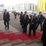 Wakil Presiden Jusuf Kalla ketika tiba di Kazakhstan, Jumat (8/9). Kalla berada di Kazakhstan untuk mengikuti acara Konferensi Tingkat Tinggi Organisasi Kerjasama Islam pada Ahad (10/9) besok.