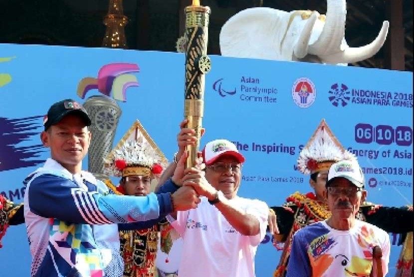 Gubernur Bali, Wayan Koster mengatakan pihaknya akan mengusulkan kepada Menteri Pendayagunaan Aparatur Negara dan Reformasi Birokrasi (Menpan RB) untuk menerima atlet-atlet peraih medali sebagai Aparatur Sipil Negara (ASN) lewat jalur khusus.
