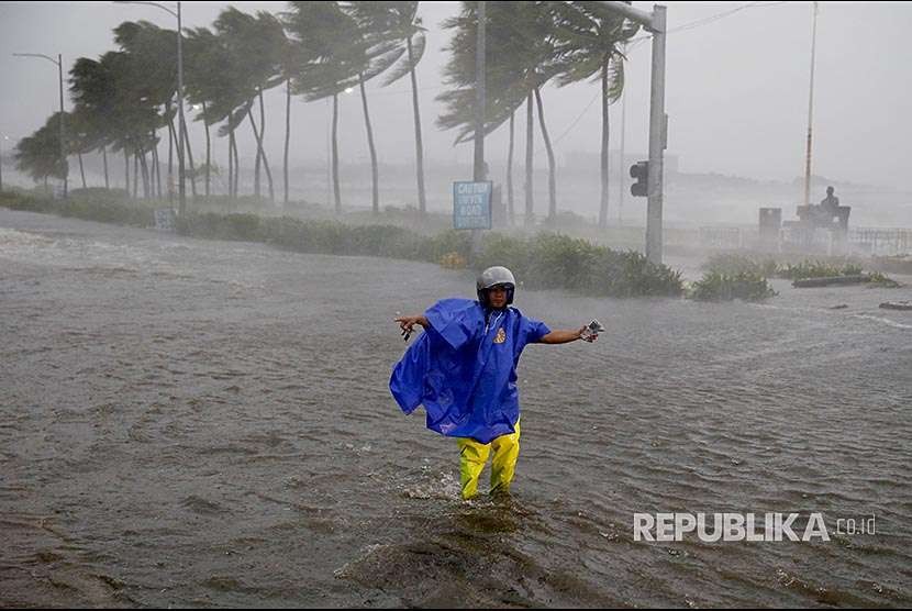 Badai Mangkhut Terjang Filipina | Republika Online