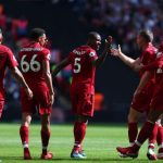 Pemain Liverpool merayakan gol Georginio Wijnaldum (tengah) ke gawang Tottenham Hotspur pada laga Liga Primer Inggris di Stadion Wembley, Sabtu (15/9).