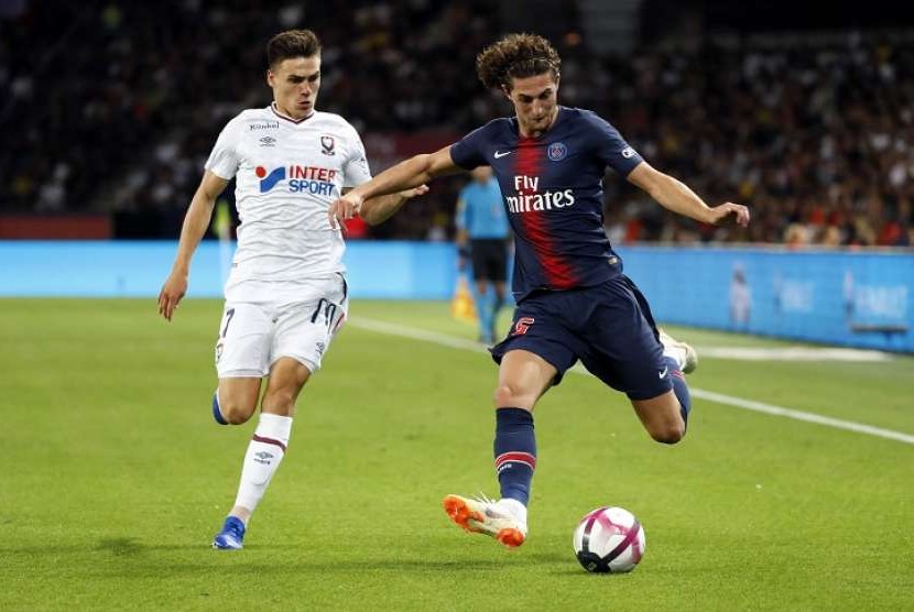 Adrien Rabiot (kanan).