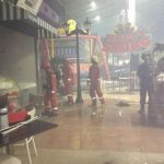 Suasana di kawasan kuliner Transmart Cilandak setelah kebakaran di salah satu gerai makanan, Jumat (14/9).