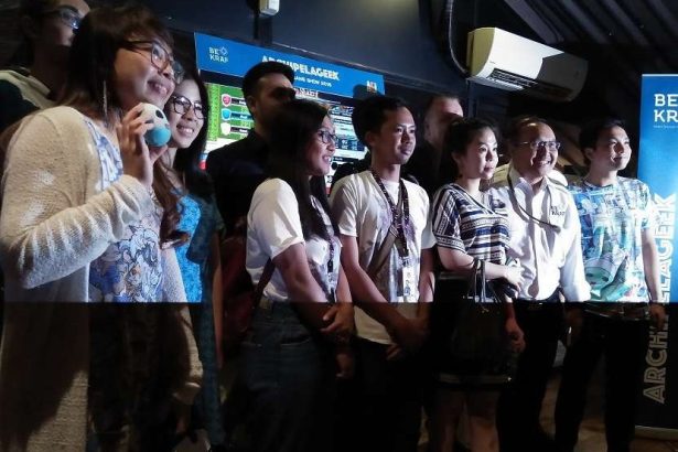 Badan Ekonomi Kreatif berupaya mendukung pengembang gim lokal untuk mengikuti perhelatan gim internasional terbesar di dunia, khususnya di kawasan Asia yakni Tokyo Game Show 2018. Ada tujuh pengembang lokal yang diikutkan dalam Tokyo Game Show 2018.  Ketujuh pengembang itu antara lain nantinya, antara lain adalah AGATE, Megaxus, SEMISOFT, Lentera Nusantara Studio, Wisageni, Melon Gaming, dan Studio Namaapa.