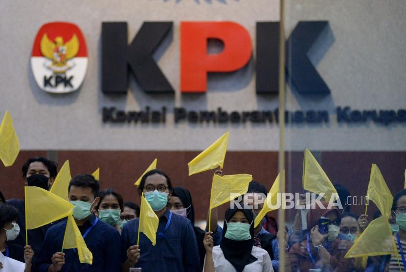 Bendera Kuning Berkibar di Gedung KPK