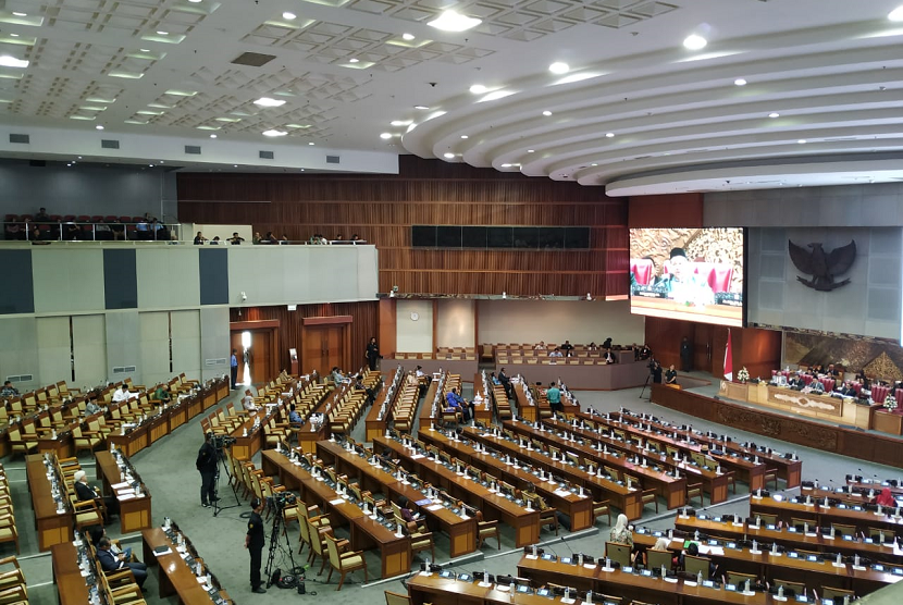 DPR sahkan revisi UU KPK