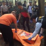 Kebakaran hutan milik Perhutani di Kampung Karajan, Desa Cibungur, Kecamatan Bungursari, Purwakarta, menimbulkan korban jiwa. Warga yang sedang menyambit rumput, tewas terpanggang, Rabu (18/9).