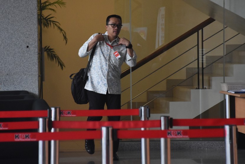 Menpora Imam Nahrawi meninggalkan Gedung KPK seusai menjalani pemeriksaan di Jakarta, Kamis (24/1/2019).
