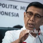 Menko Polhukam Wiranto memberikan keterangan pers terkait revisi UU KPK di Jakarta, Rabu (18/9/2019).