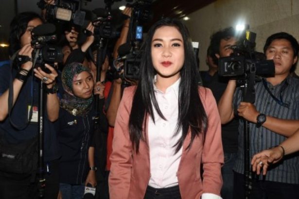 Penyanyi Cita Rahayu atau yang akrab dipanggil Cita Citata.