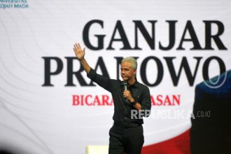 Bakal calon presiden (Bacapres) dari Partai Demokrasi Indonesia Perjuangan (PDIP), Ganjar Pranowo. Tim pemenangan nasional sebut Presiden Jokowi ikut putuskan cawapres Ganjar.